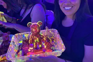 Barcellona: Pittura fluorescente a base di mattoni d'orso | Vino e Arte