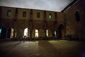 Barcelona: Nocna wycieczka piesza po mrocznej historii