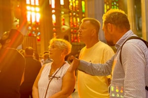 Barcelona: Sagrada Familia & Park Guell Tour with Transfer