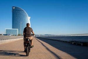 Barcelona: E-Fatbike Rental, explore the city with a breeze
