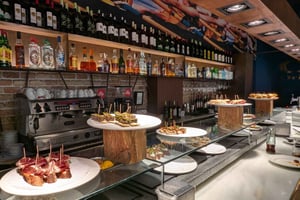 Barcelona: prywatna wycieczka historyczna z tapas