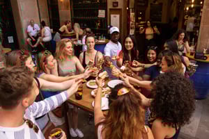 Barcelona Half Day: Tapas Food Tour & Walking Tour 15+Sights