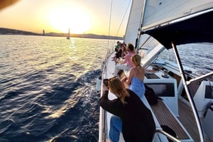 Barcelona: Luksus privat yacht-krydstogt ved solnedgang
