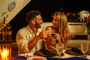 Barcelona: En nat på en privat yacht med romantisk middag