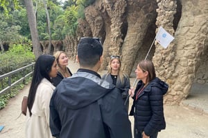Barcelona: Park Güell Guided Tour with Skip-The-Line Entry