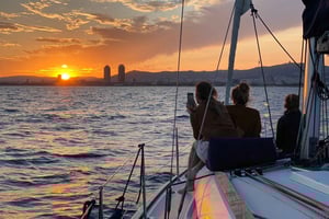 Barcelona: Sunset Skyline Cruise with Cava and Snacks