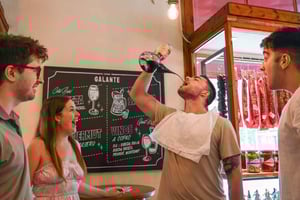 Barcelona: Tapastour met wijn en lokale foodie-gids