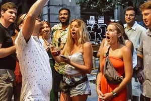 Barcelona: Wycieczka piesza Tapas z jedzeniem, winem i historią