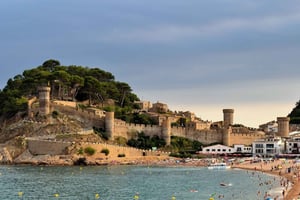 Costa Brava: Boat Ride and Tossa Visit with Hotel Pickup