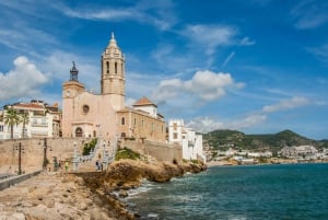 Barcelonasta: Tarragona & Sitges - kokopäiväretki noutopalvelun kanssa.