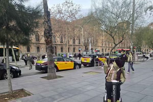 Guidet tur i Barcelona, rute GAUDÍ CASA BATLLO, MILA SAGRADA FAMILIA