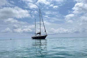 Luxury and exclusive sailing tour with private service