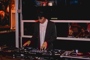 Fiesta de Nochevieja con DJ DeepNahuel en Velvet Room BCN