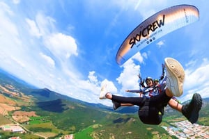 Paragliding: Opplev magien ved å fly i nærheten av Barcelona. Rapport inkludert