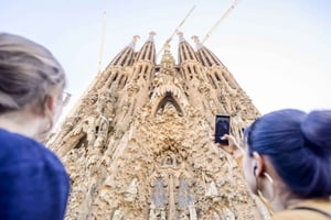 Barcelona: Zwiedzanie Sagrada Familia z opcjonalnym dostępem do wieży