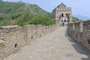 Privat tur med mellomlanding i Beijing: Den kinesiske mur + attraksjon i byen