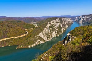 Z Belgradu: Twierdza Golubac i przełom Dunaju z Żelazną Bramą