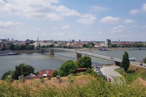 Fra Beograd: Novi Sad, den hemmelige tunnelen til Petrovaradin-festningen.
