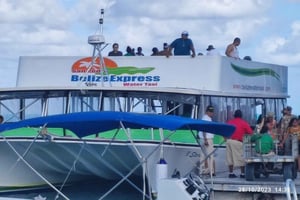 Desde Flores Guatemala: a Caye Caulker Belize Van + Ferry