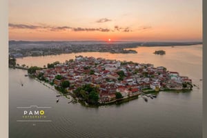 Desde tu Hotel en San Ignacio a Flores, Guatemala