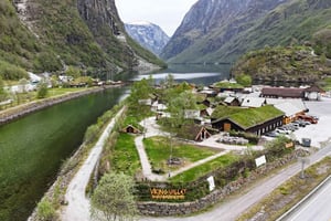 Bergen: Guided tour to Voss Gondola and the Viking Village