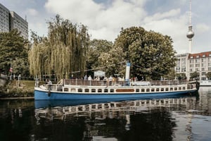 1h Berlin-Kreuzfahrt mit dem 140 Jahre alten Elektrodampfer
