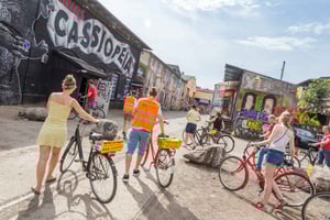 Berlin: Alternative Bike Tour of Kreuzberg & Friedrichshain