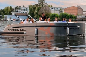 Berlin: Electric Boat Rental for self-driving 4 hrs