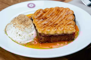 Berlin: Fine Dining Breakfast with Champagne in Schoneberg