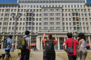 Berlin: Karl-Marx-Allee – Tour durch Leben und Architektur in der DDR