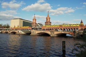 Berlim Friedrichshain: passeio urbano pela determinação e gentrificação