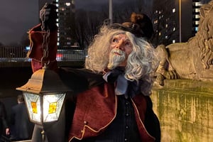 Berlin: Geführter Rundgang bei Nacht