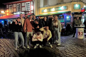Berlín: Pub crawl privado con guía y chupitos gratis