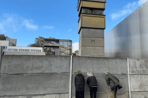 Tour del Muro di Berlino - Lacrime, tunnel e trionfi (Piccolo gruppo)