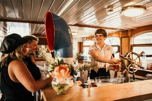 Berlins wilder Osten: Nachtleben & Gegenkultur-Bootstour