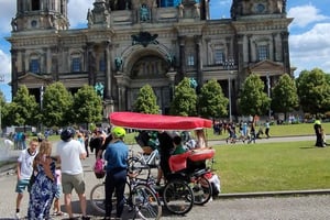 Lo más destacado del tour privado 1 bicitaxi + bicicletas eléctricas, patinetes eléctricos hasta 6 personas.