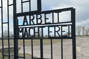 Koncentrationslejren Sachsenhausen med tog og til fods (6 timer)