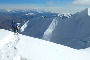 Bolivia, climbing tour to illimani mountain 6.438 m at 3 days/2nights