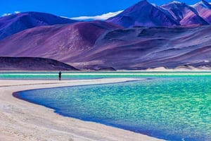 From San Pedro de Atacama: 3-Day Uyuni Salt Flats Tour