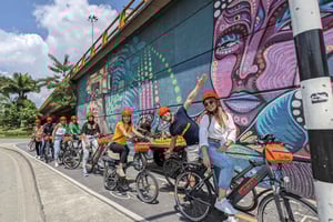 Medellín: Ride an E-Bike Like a Local with Snack Included