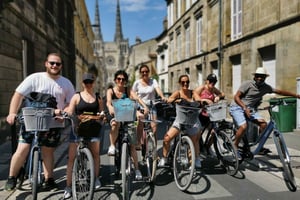 Bordeaux: Historic Center & Chartrons District Bike Tour