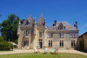 Saint-Emilion: Wine Region Tour w/ Wine Tasting & Aperitifs