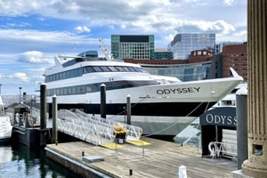 Cruceros por la ciudad de Boston: Brunch o Cena en Crucero por el Puerto
