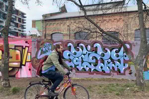 Alternativ sykkeltur: Graffitivegg og fred