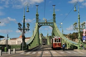 Budapest: Tour Privado en Bicicleta de 2,5 horas por los Lugares Ocultos