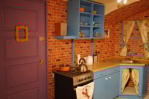 Budapest: 90s Sitcom Escape Room Adventure with Drinks