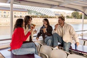 Budapest: Catamaran Pizza Cruise