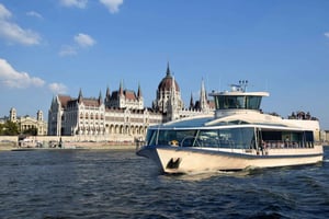 Budapest: Daytime Sightseeing Boat Cruise