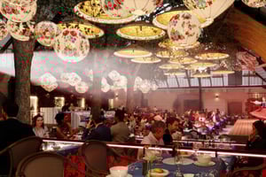 Budapest: spettacolo con cena, musica dal vivo e vino illimitato