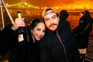 Budapeste: cruzeiros de barco de Ano Novo com bebidas ilimitadas